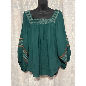 Nice Chrysanthemum Border Crossover size medium blouse Good Condition green